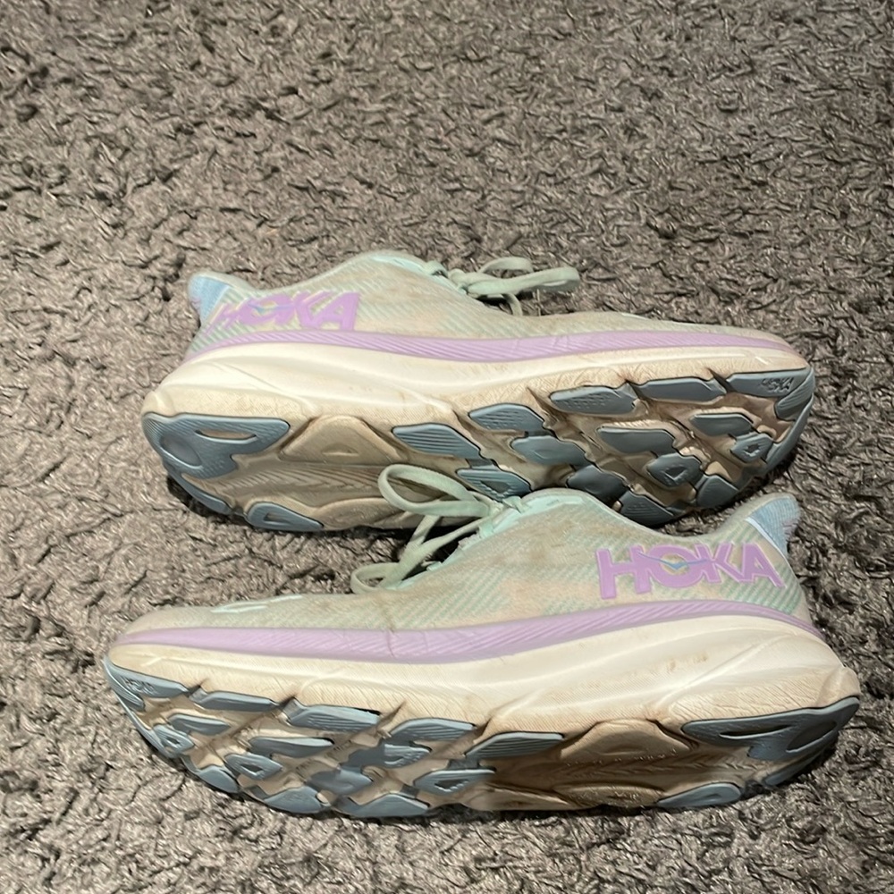 Hoka Clifton 9
